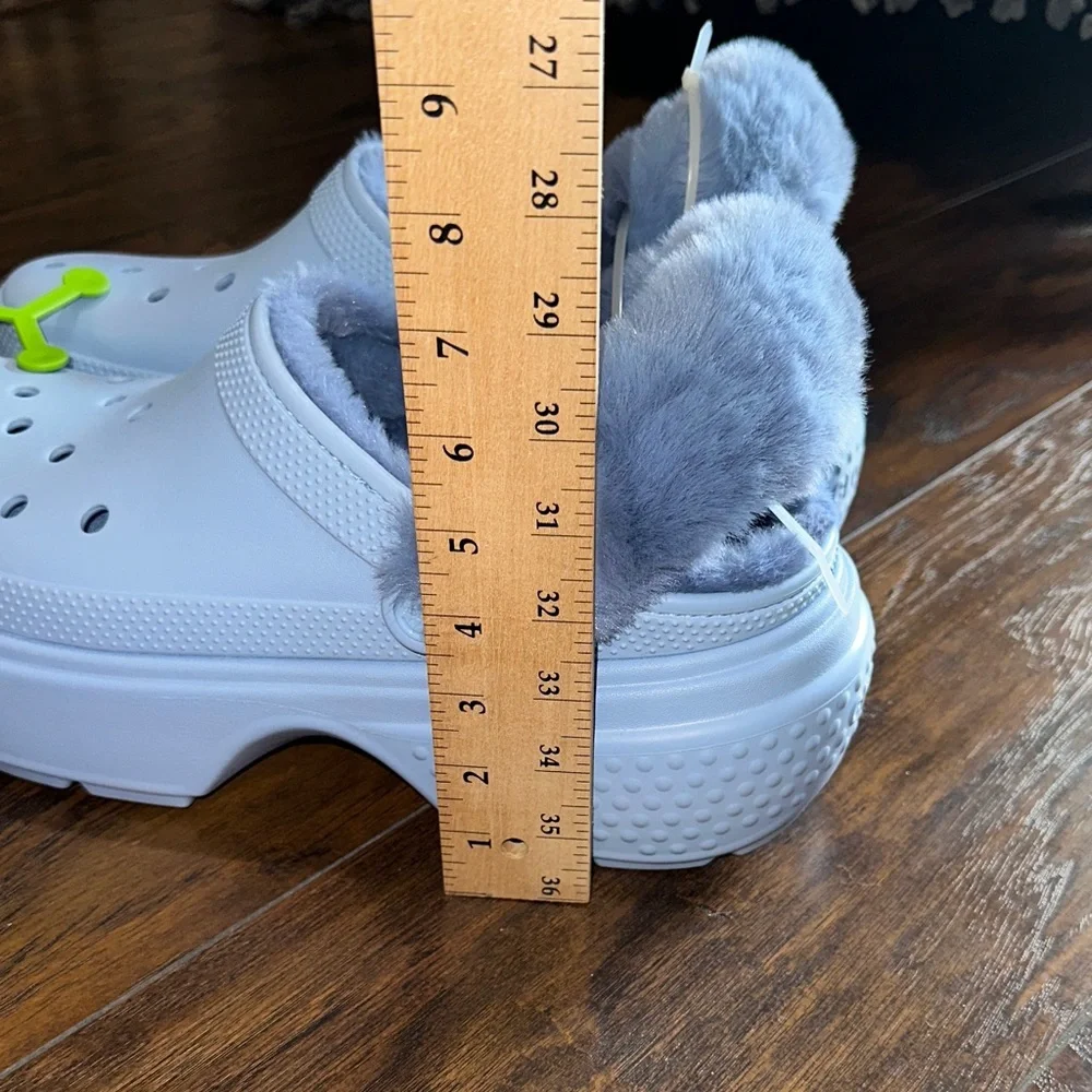 CROCS cozy stylish